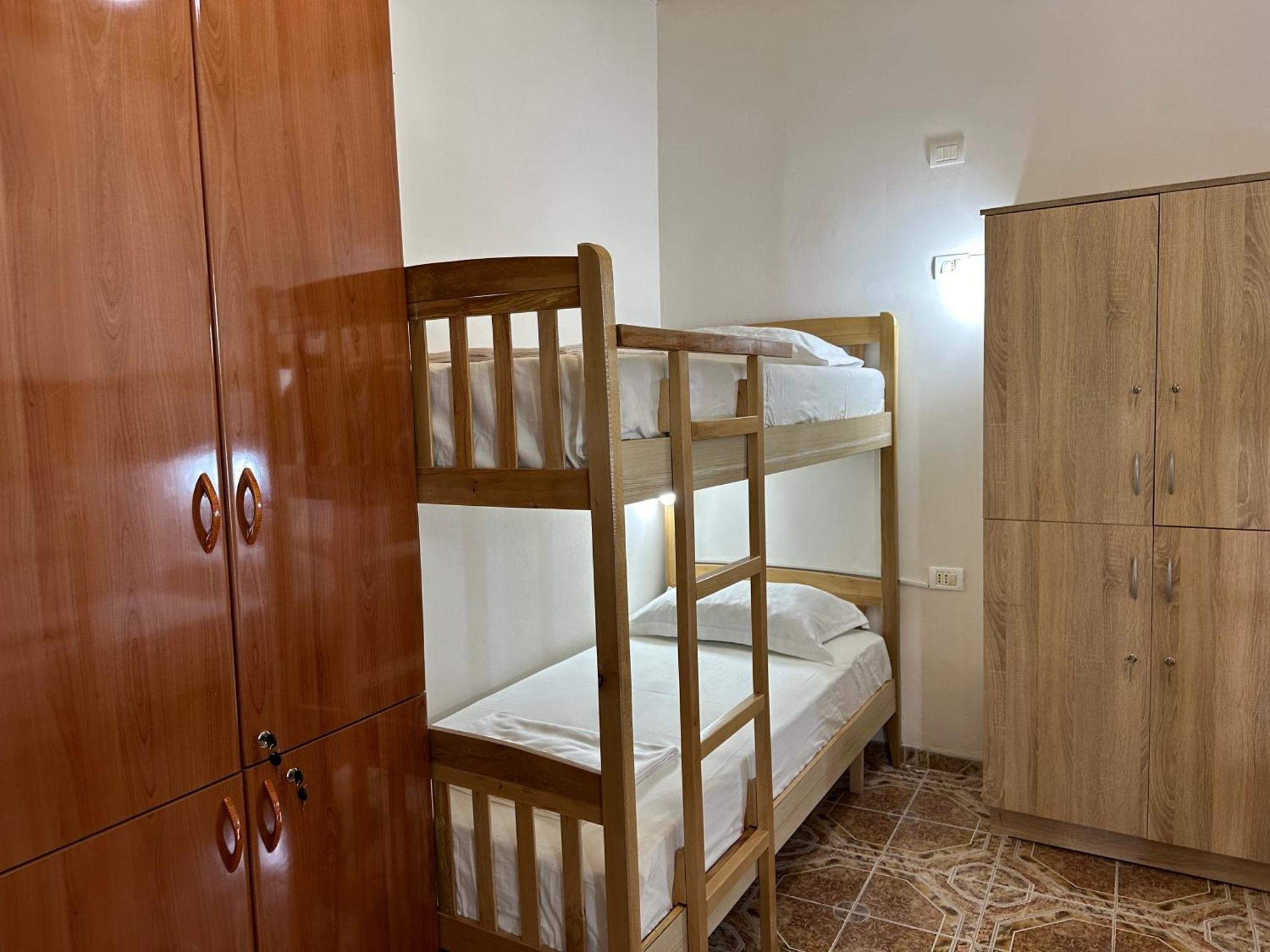 Tirana Lemon Breeze Hostel Exterior photo